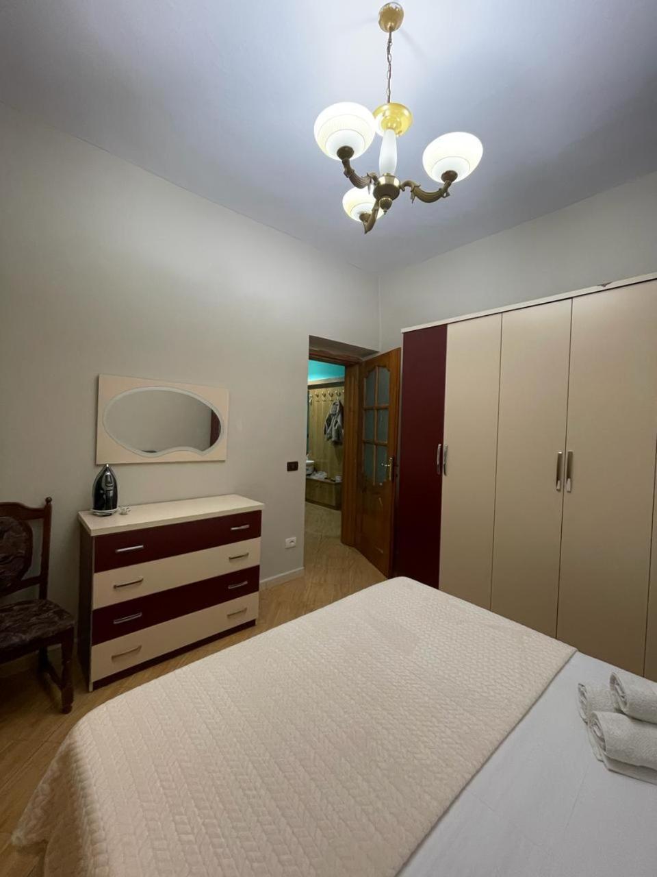 Trumpets Apartment Tirana Exteriör bild