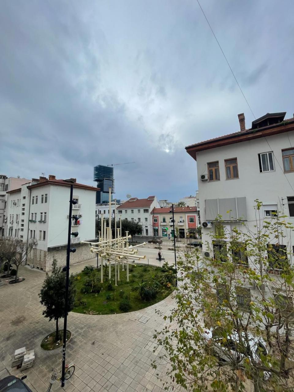 Trumpets Apartment Tirana Exteriör bild